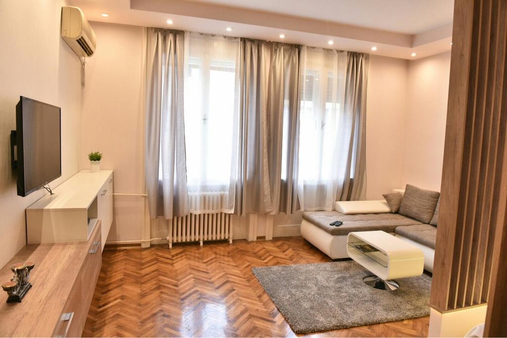 Bojan Central Apartment Novi Sad Esterno foto